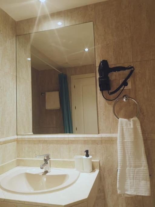 Madrid Wanda Aeropuerto Ifema Plenilunio Dy Apartment Luaran gambar